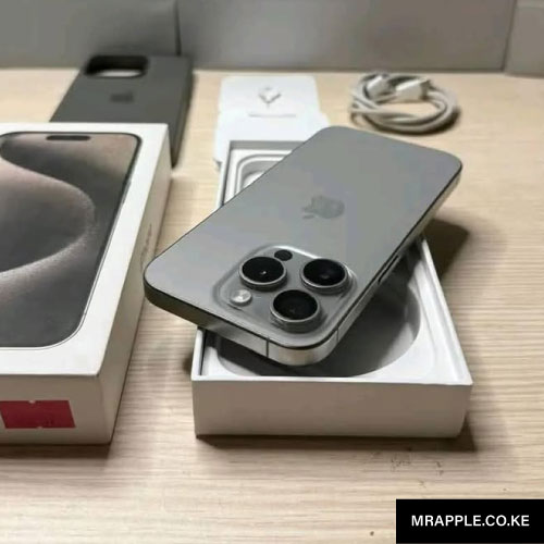 iPhone-15-Pro-256GB-Battery-Life-100-Percent-at-mr-apple
